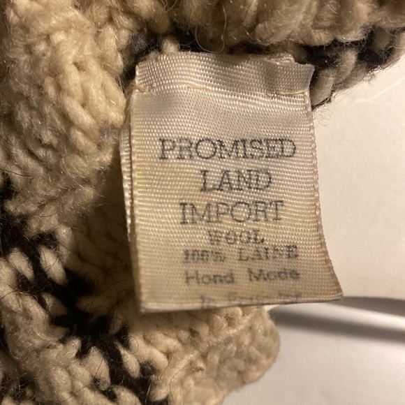 Promised Land Import 100% Wool Handmade Sweater. - Picture 4 of 4